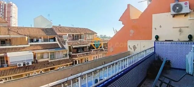 Ático en Benidorm: Espacio y Comodidad a Pasos del Mar - foto 3