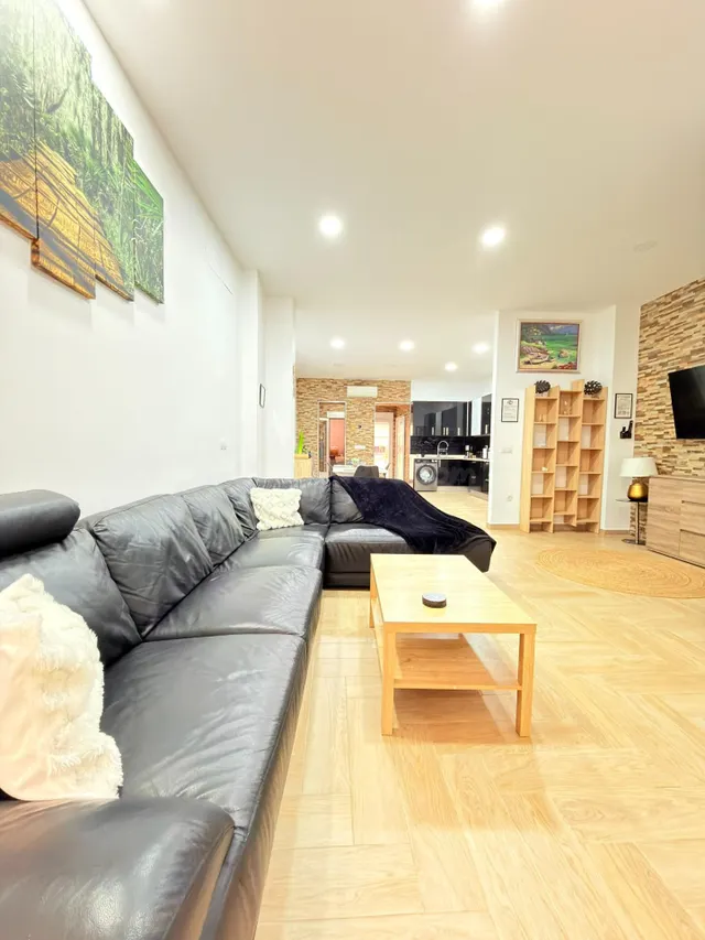 En venta amplia vivienda en el centro de Alicante. Zona merc - foto 4