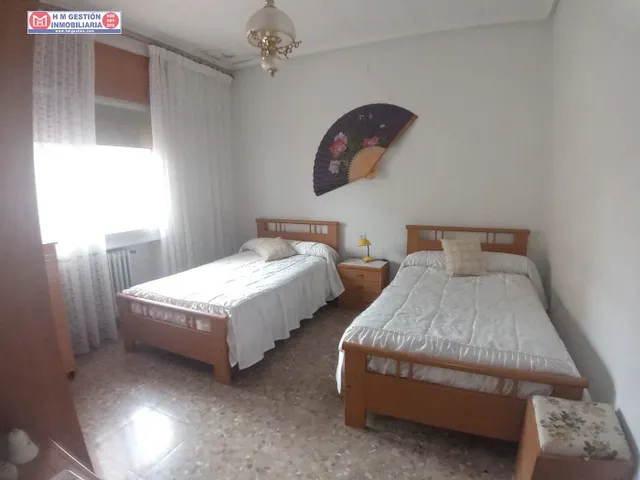 CASA EN ESQUINA EN ZONA PROXIMA A MERCADONA Y ZONA CENTRO — 14