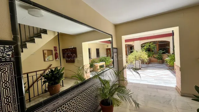 VIVIENDA A LA VENTA EN PLENO CENTRO DE SEVILLA - foto 2