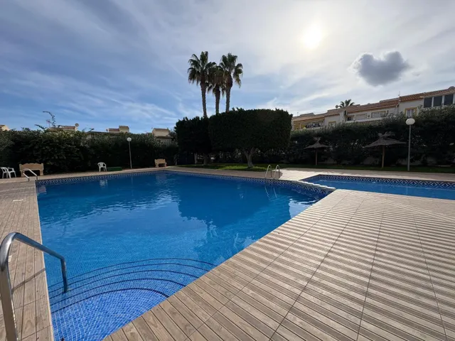 Bungalow de 3 dormitorios y 2 Baños con 2 Terrazas y Piscina en Gran Alacant. — 42
