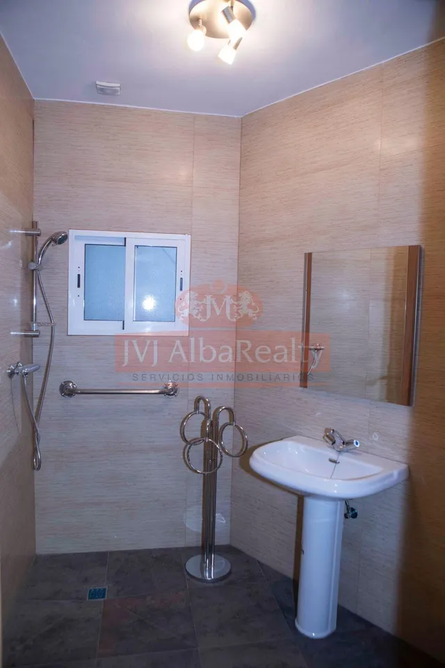 EN VENTA CASA O CHALET INDEPENDIENTE EN ZONA SAN PABLO. — 31