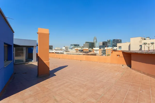 Ático exclusivo con terraza de 155 m2 en el corazón de Poble - foto 4