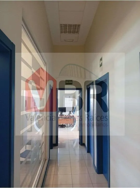** PONEMOS A TU DISPOSICIÓN ESTAS MAGNIFICAS OFICINAS DE 490 METROS EN EL PARQUE TACTICA DE PATERNA ** Con una multitud de servicios: sucursales bancarias, gimnas — 8