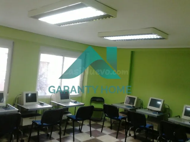 SE VENDE LOCAL OFICINA EN ZONA COLON POSIBILIDAD DE CONVERTI