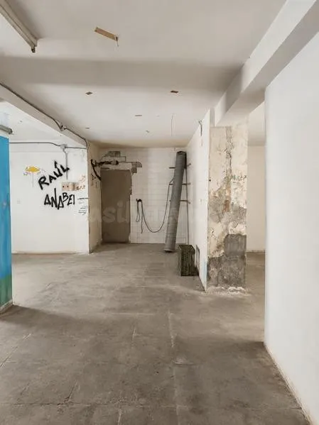 ¡OPORTUNIDAD DE INVERSIÓN! LOCAL EN VENTA A REFORMAR EN EL C - foto 4