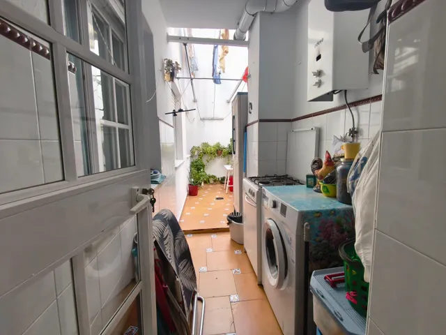 ¡BAJO EN VENTA EN LOS BARRIOS! — 13