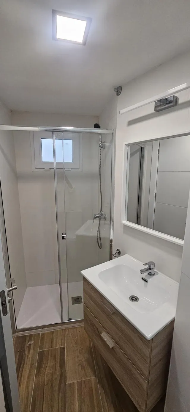 Se alquila magnífico piso completamente reformado y a estrenar en la zona El Juncal ,  para estudiantes. — 15