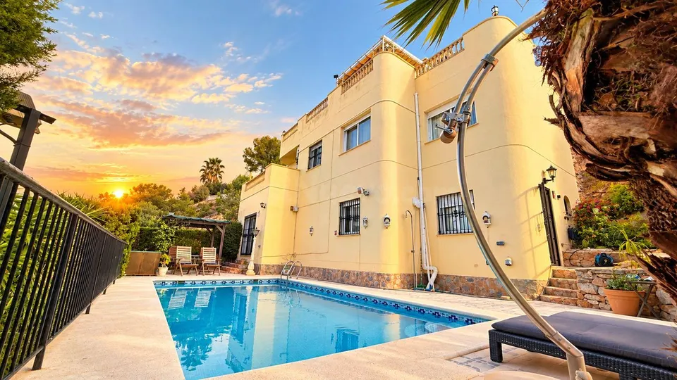 Villa 5 habitaciones 214m² en venta - Villamartín-Las Filipinas