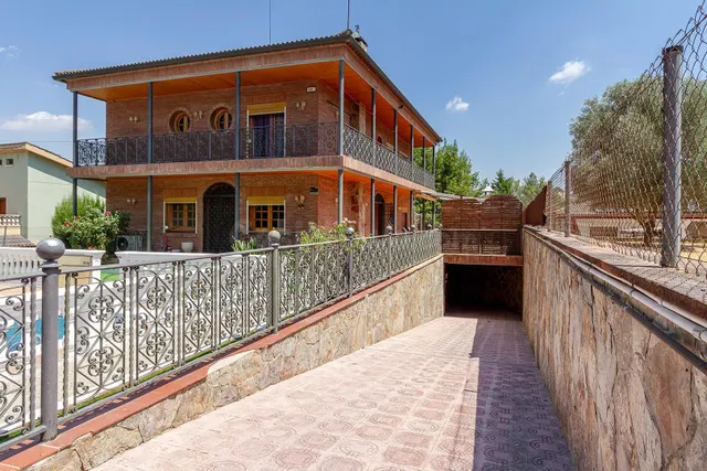 HAY CASAS. Y HAY CASAS QUE SOLO APARECEN UNA VEZ. - foto 2