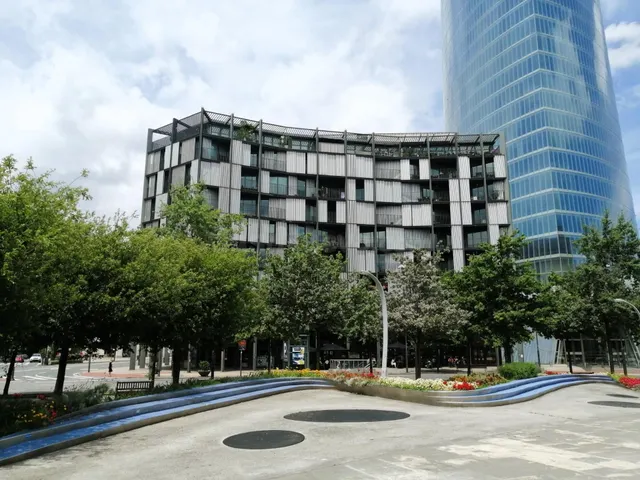 Se Alquila Bonita vivienda de 2 Dormitorios y 2 baños en Zon - foto 2