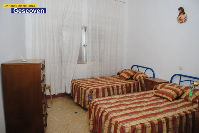 MUY CENTRICA VIVIENDA CON TERRAZA — 13