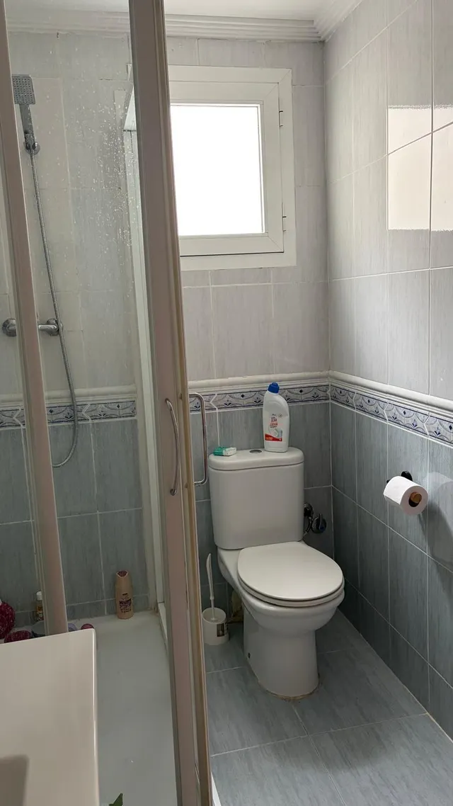 Se vende piso de 2 habitaciones con balcón y ascensor — 19