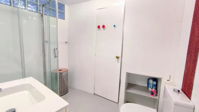 Vivienda tres dormitorios y aparcamiento en alquiler, Málaga - Centro — 28