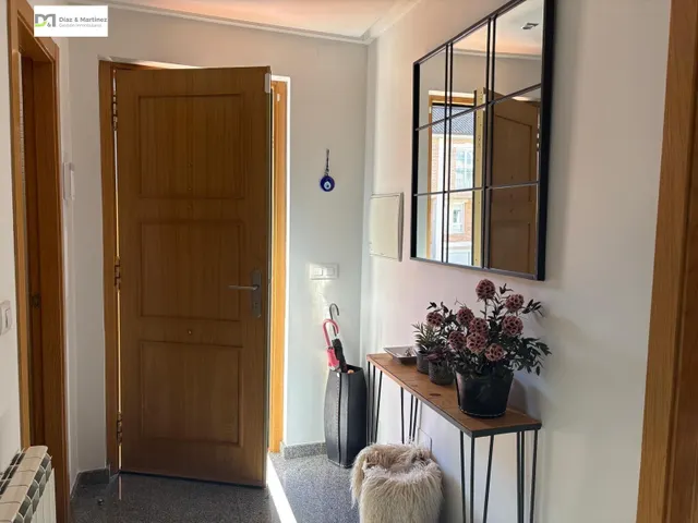CHALET PAREADO  PRÓXIMO A ESPACIO LEÓN — 8