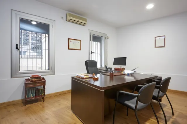 Oficina en venta en calle de nàpols — 12