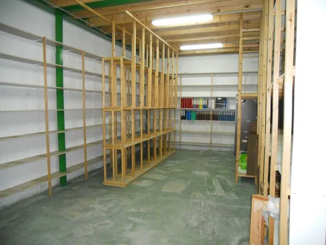 Nave industrial en Candina - Se vende con inquilino - foto 5