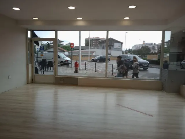 ✨Espacioso local en alquiler en la mejor zona de Torrelavega - foto 4