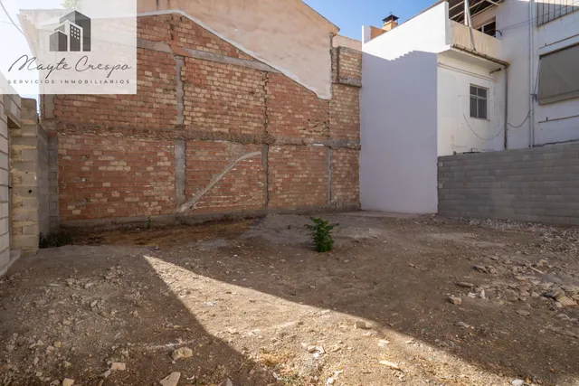 EXCELENTE SOLAR EN VENTA EN ARMILLA (JUNTO PLAZA ESPAÑA) — 24