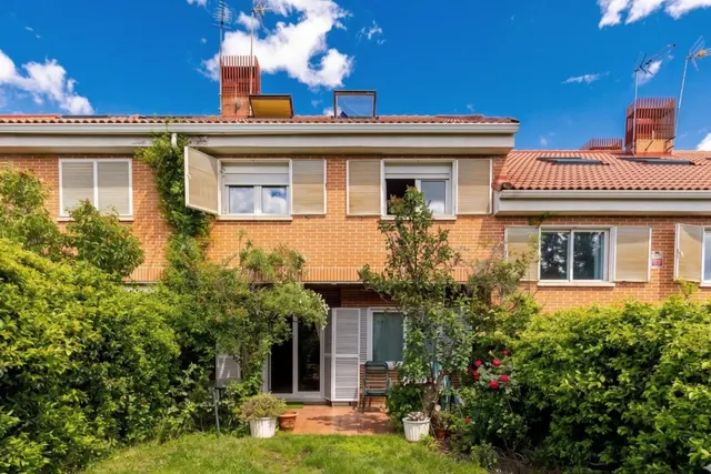 Maravilloso adosado en la mejor ubicación de la prestigiosa urbanización de Felipe II — 30
