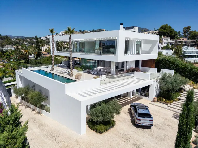 Chalet 6 habitaciones 799m² en venta - El Madroñal — 38