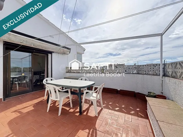 Encantador ático con gran terraza y vistas al canal – Empuri - foto 2