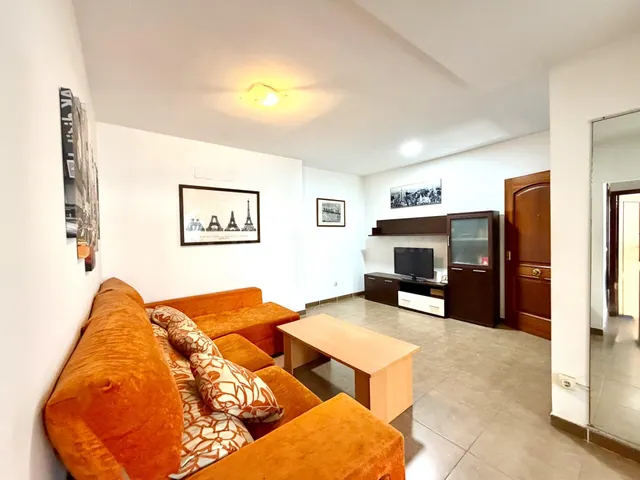 Edificio independiente junto a Las Canteras: inversión con r - foto 3