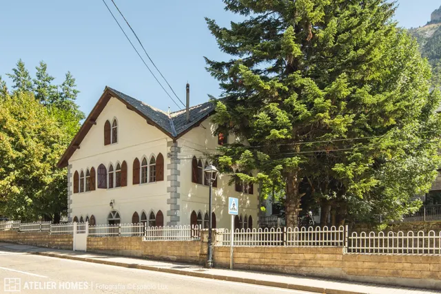 Villa histórica con 900 m2 de jardín en el corazón de Canfranc-Estación — 44