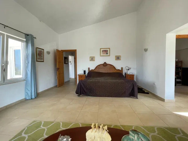 Exclusivo chalet con 9000m2 de parcela — 27