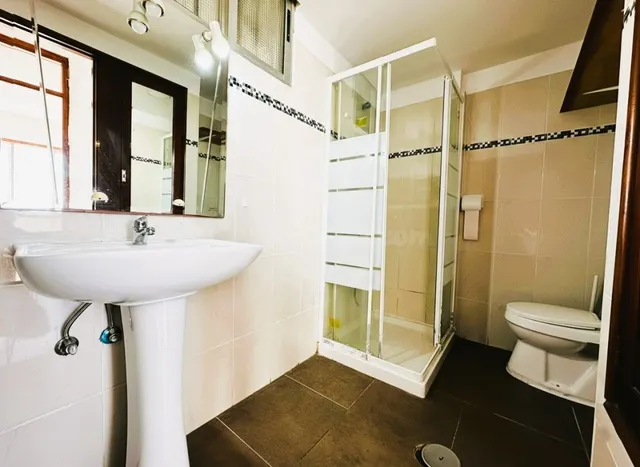 Acogedor apartamento con terraza y vistas al mar en Playa de las Américas — 12