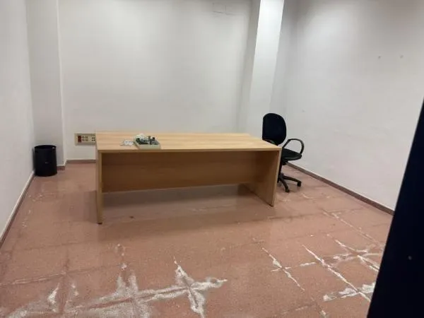 Centro de trabajo, local comercial — 14