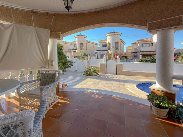 Orihuela Costa! Impresionante Villa Mediterránea con generosa parcela y amplias terrazas + Solarium privado con increíbles vistas panorámicas — 27