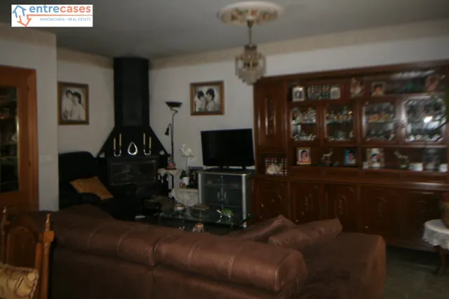 PRECIOSA CASA ADOSADA EN POLÍGONO 3, PARA ENTRAR A VIVIR — 18