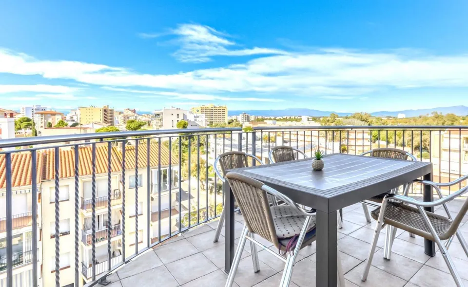 ATICO DUPLEX CON VISTAS A SOLO 150 M DE LA PLAYA