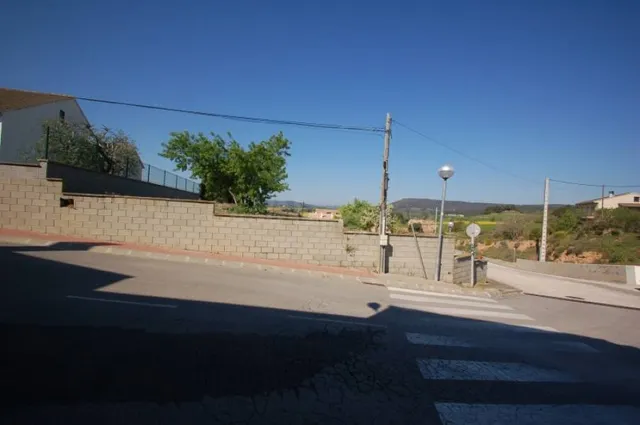 TERRENY XAMFRANER PER FER-SE UN XALET A L´ESPELT - foto 4