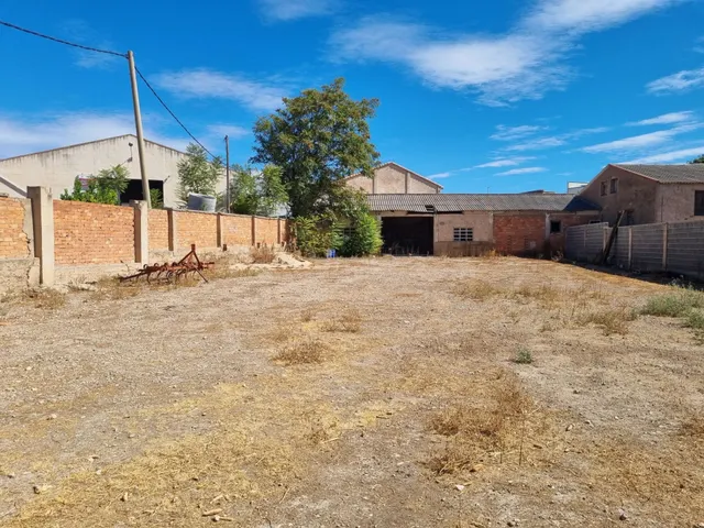 Venta solar urbano de uso industrial con almacén. - foto 5