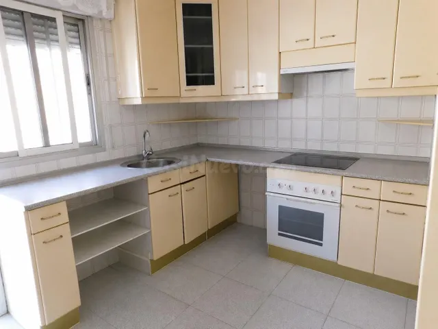 Chalet Adosado en zona Ctra. Ugena, de 5 Dormitorios 3 baños - foto 5