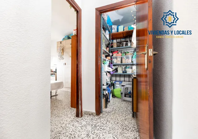 En Venta Piso de 4 dormitorios con ascensor, ideal para reformar a tu gusto. — 18