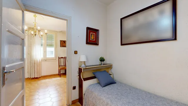 ¡Junto a Puerta del Carmen! Piso luminoso de 76 m2 con gran potencial para reformar — 29