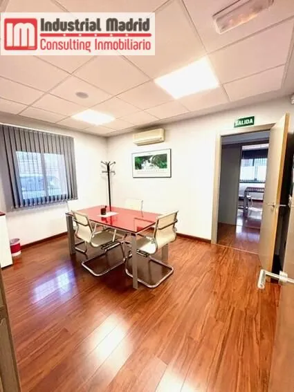 EDIFICIO DE OFICINAS EN ALQUILER Y VENTA EN ARGANDA DEL REY — 10