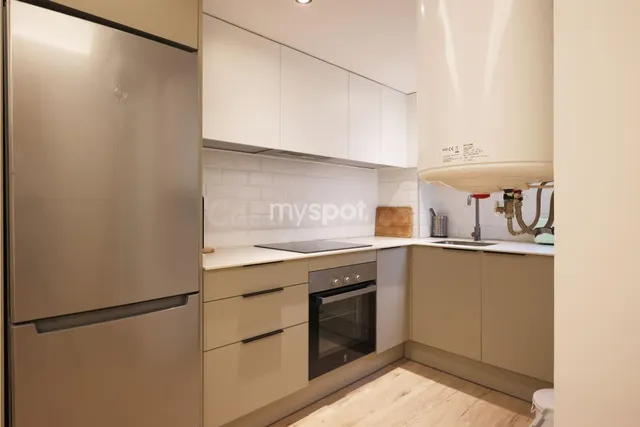 Elegante apartamento reformado de 1 dormitorio en el Raval — 4