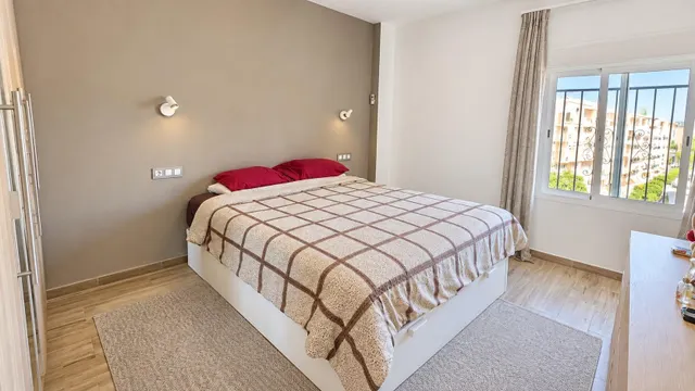 Vivienda amplia de 3 dormitorios, 2 baños en el corazón de Torremolinos — 16