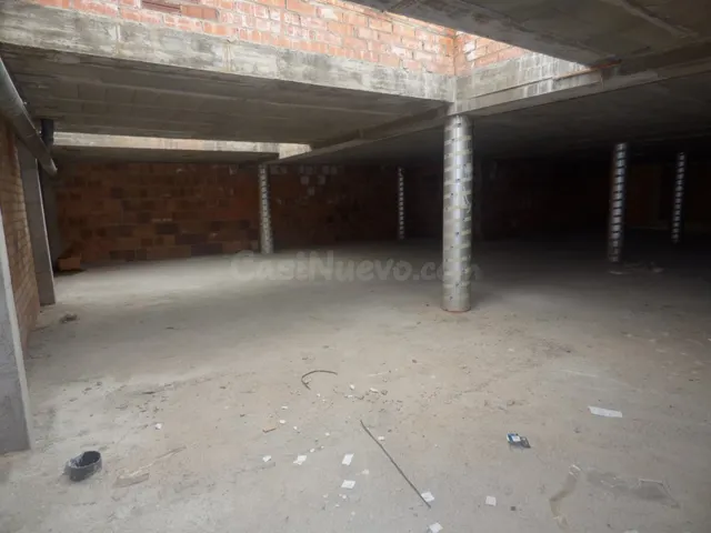 LOCAL DE 330m2 EN ALQUILER EN EL CENTRO DE MANRESA DIÁFANO - foto 3