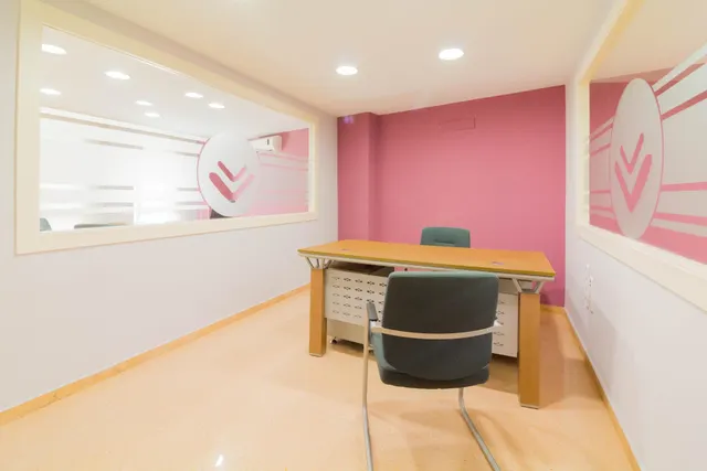AMPLIO LOCAL COMERCIAL EN ALQUILER EN ORIHUELA. — 9