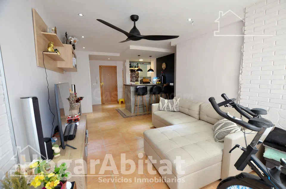 REFORMADO, BONITO Y EXTERIOR CON ASCENSOR Y PARKING, TOTALMENTE AMUEBLADO