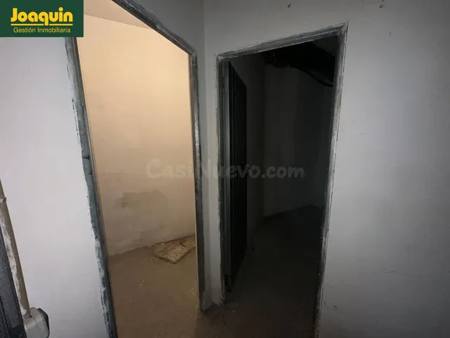 EN VENTA COCHERA PARA COCHE PEQUEÑO + TRASTERO A UN PASO DEL - foto 4