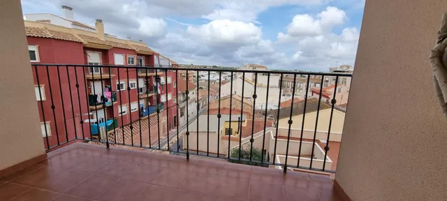 PISO MUY LUMINOSO CON VISTAS DESPEJADAS y PLAZA DE PARKING