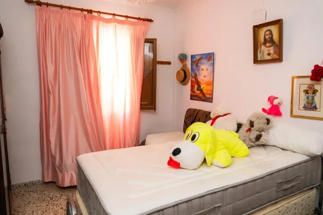 Casa tradicional de cuatro dormitorios en Íllora, Granada — 12