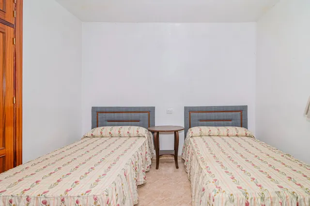 Gran casa de pueblo con terreno, en Ambroz (1260 m2 de parcela) — 25
