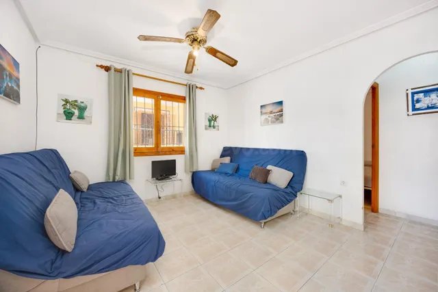 Apartamento de 1 dormitorio con plaza de garaje y piscina comunitaria en La Mata — 5